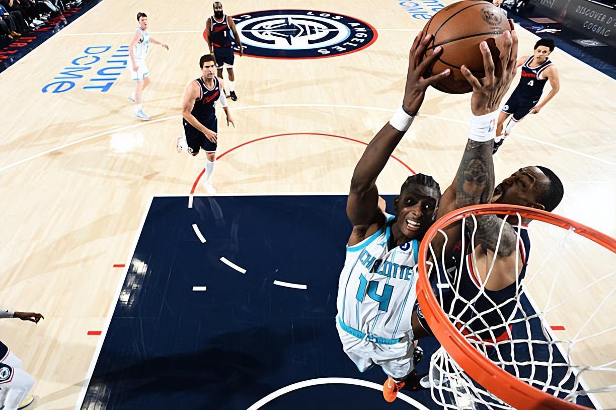 本来是一名可靠的蓝领中锋！结果快船就这样白白将他送到了黄蜂？