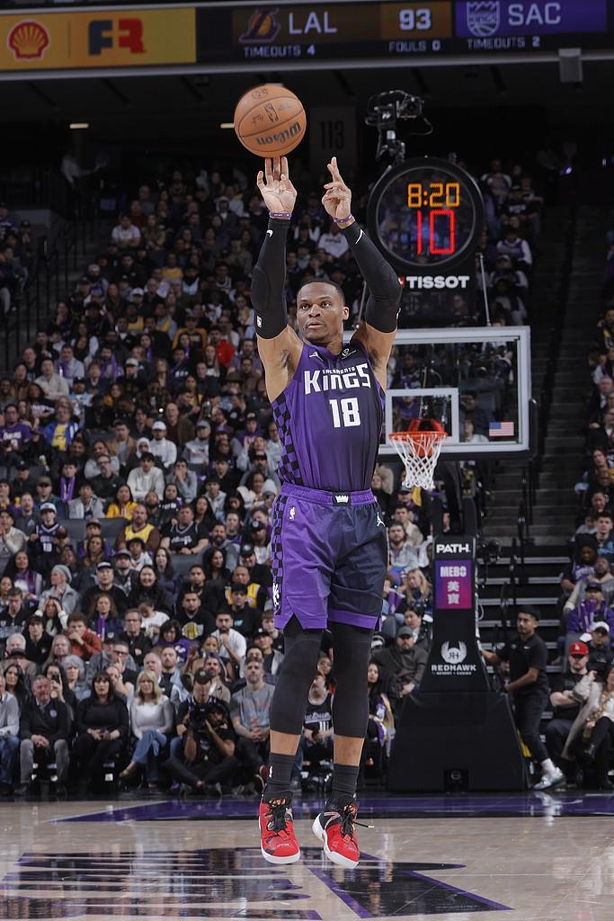 B体育直播-今天不铁，威斯布鲁克全场16投8中&amp;amp;三分8中4，拿下22分7助攻