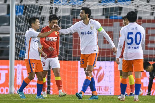 体育赛事直播-【中超】莫伊塞斯2球费莱尼破门 泰山4比2逆转广州