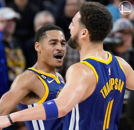 b体育-普尔与汤普森合砍72分 勇士四连胜更靠顶级防守