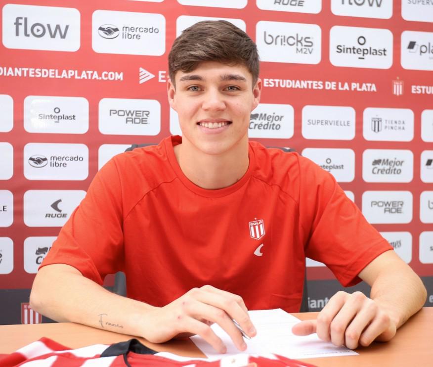 B体育直播-国米官方：帕拉西奥斯租借至拉普拉塔大学生，协议包含买断权